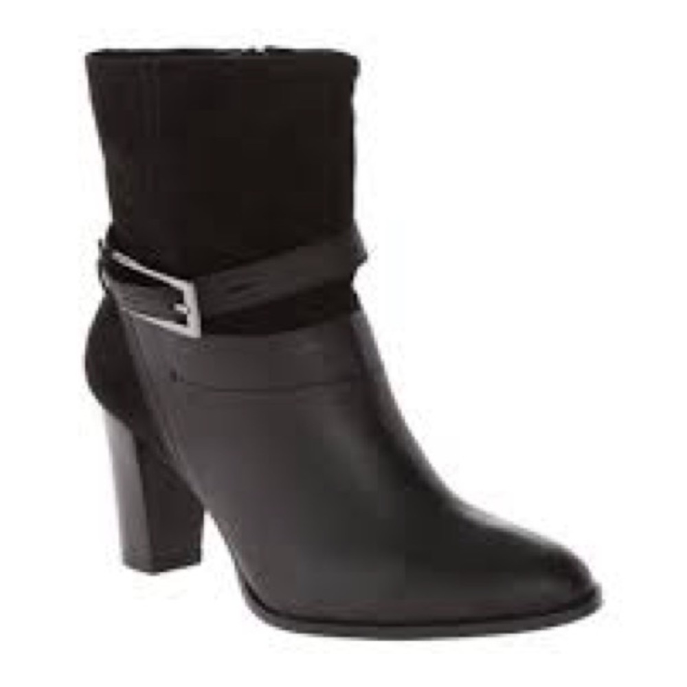 Clarks Artisan Black Leather/Suede Heeled Boots Size 8M